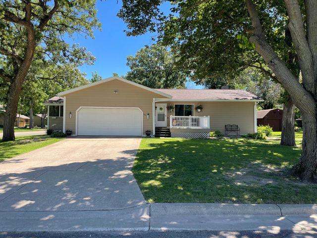 901 22nd Avenue SW, Austin, MN 55912