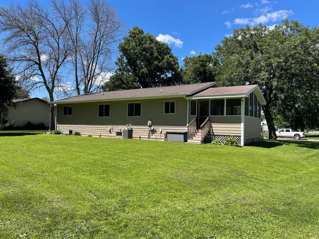 901 22nd Avenue SW, Austin, MN 55912