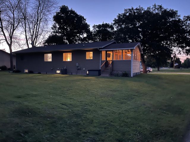 901 22nd Avenue SW, Austin, MN 55912