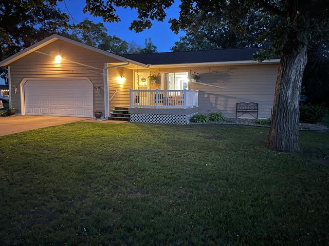 901 22nd Avenue SW, Austin, MN 55912