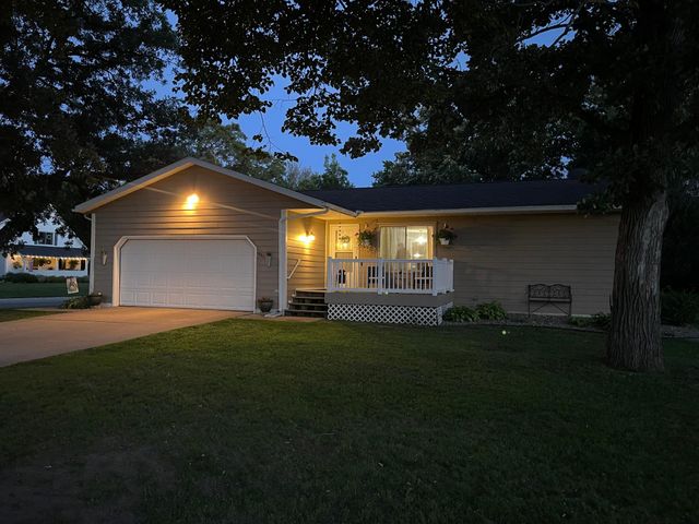 901 22nd Avenue SW, Austin, MN 55912