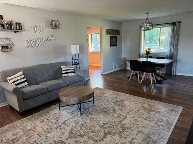 901 22nd Avenue SW, Austin, MN 55912