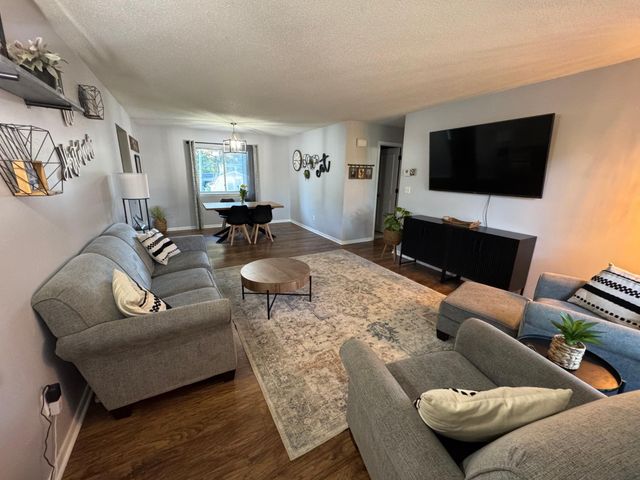 901 22nd Avenue SW, Austin, MN 55912