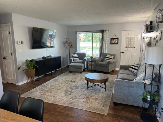 901 22nd Avenue SW, Austin, MN 55912