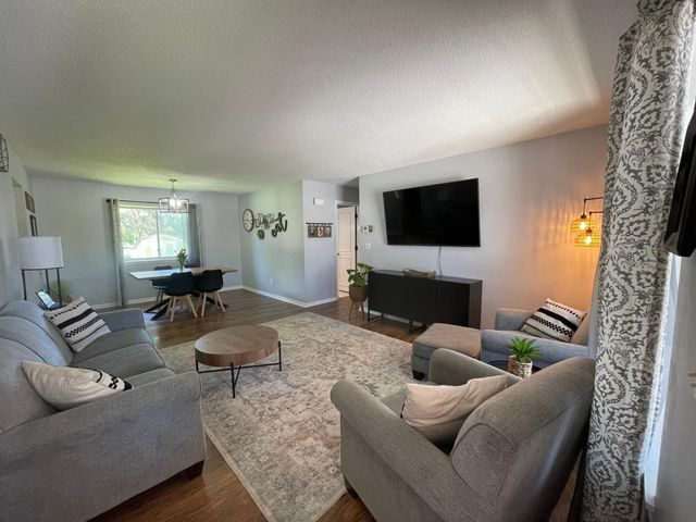 901 22nd Avenue SW, Austin, MN 55912