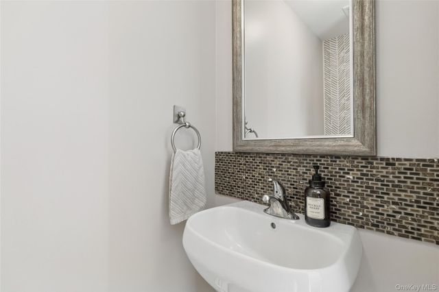 16 Mastro Court, Baiting Hollow, NY 11933