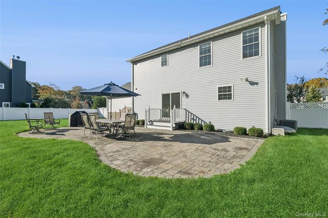 16 Mastro Court, Baiting Hollow, NY 11933