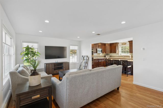 16 Mastro Court, Baiting Hollow, NY 11933