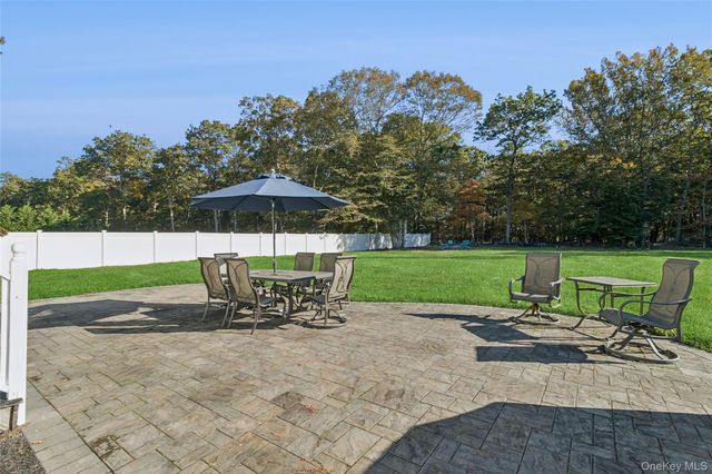 16 Mastro Court, Baiting Hollow, NY 11933