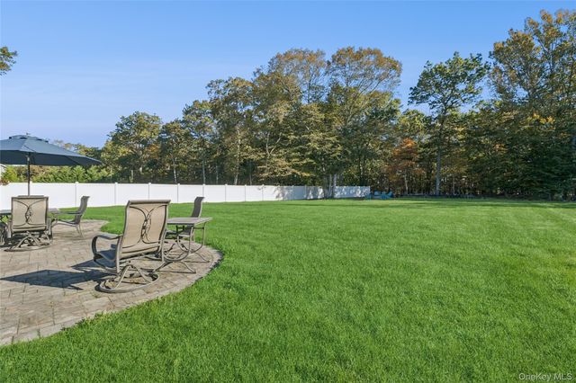 16 Mastro Court, Baiting Hollow, NY 11933