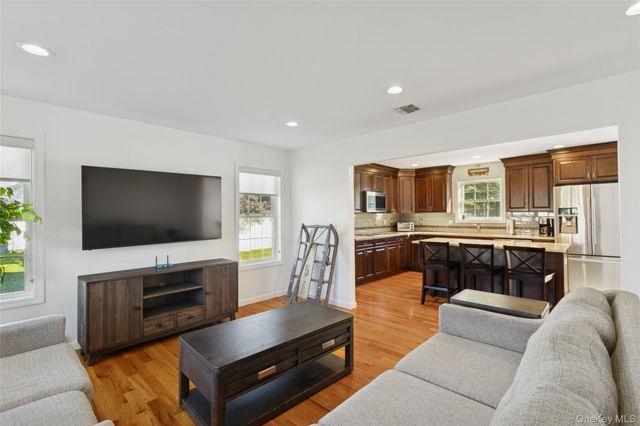 16 Mastro Court, Baiting Hollow, NY 11933