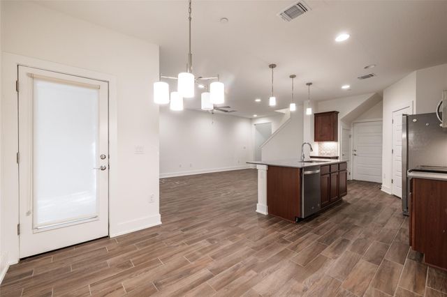 1705 Roseburg DR 21, Austin, TX 78754