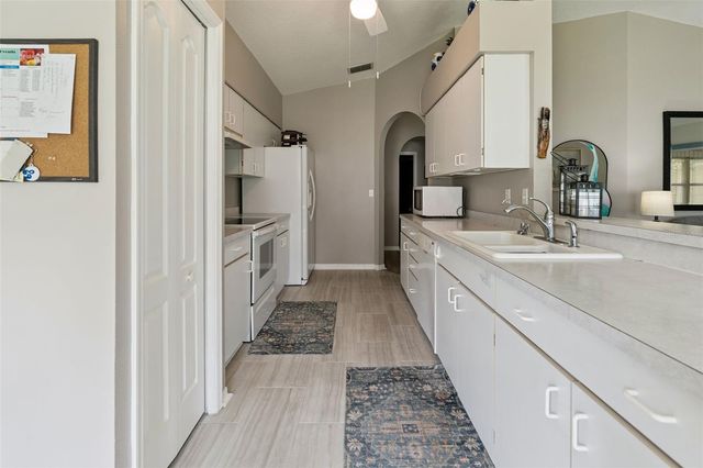 472 SWEETWATER WAY, Haines City, FL 33844