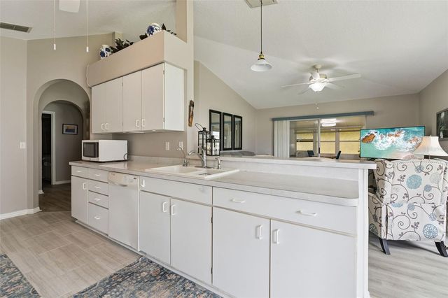 472 SWEETWATER WAY, Haines City, FL 33844