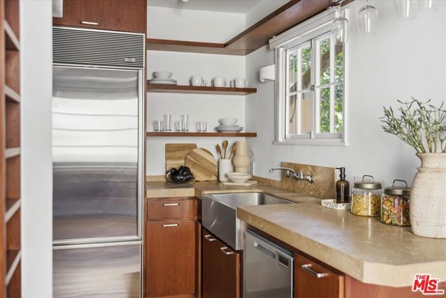 8924 Ashcroft Avenue, West Hollywood, CA 90048