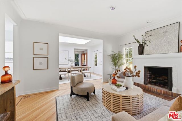 8924 Ashcroft Avenue, West Hollywood, CA 90048