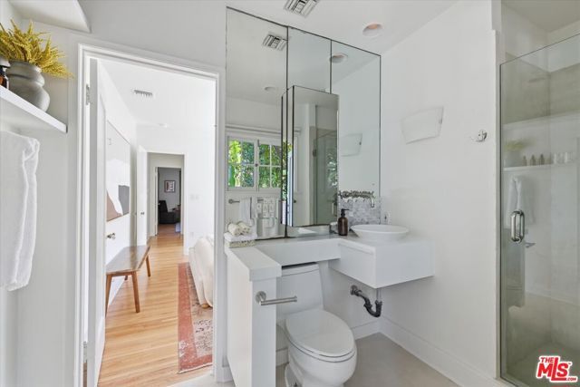 8924 Ashcroft Avenue, West Hollywood, CA 90048