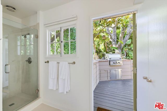 8924 Ashcroft Avenue, West Hollywood, CA 90048