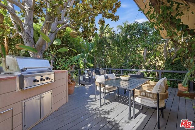 8924 Ashcroft Avenue, West Hollywood, CA 90048