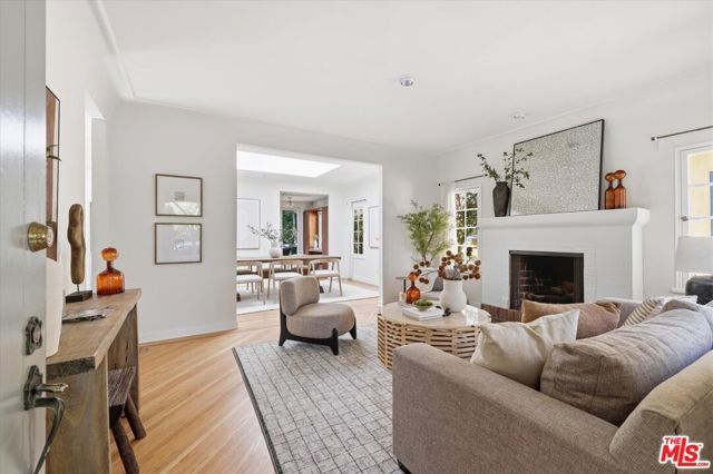 8924 Ashcroft Avenue, West Hollywood, CA 90048
