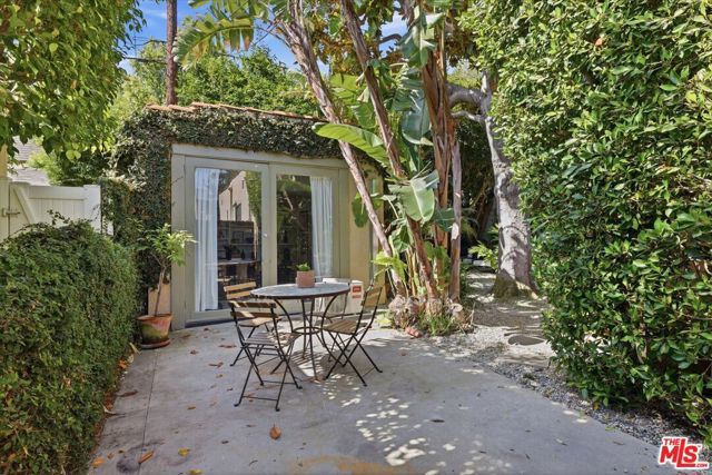 8924 Ashcroft Avenue, West Hollywood, CA 90048
