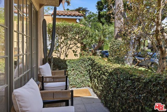8924 Ashcroft Avenue, West Hollywood, CA 90048