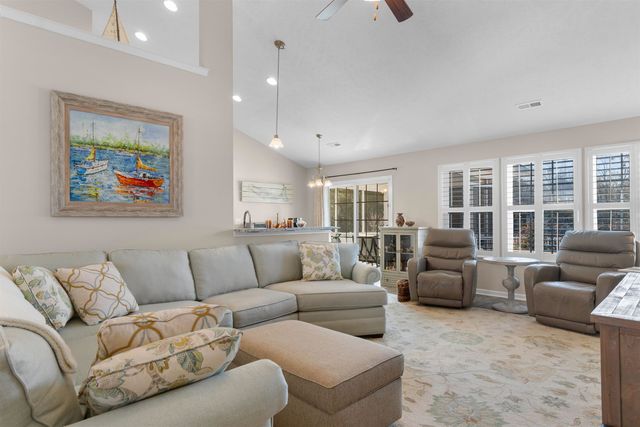 4024 Comfort Valley Dr., Longs, SC 29568