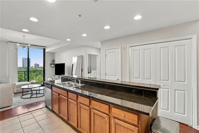 3040 Peachtree Road NW 709, Atlanta, GA 30305