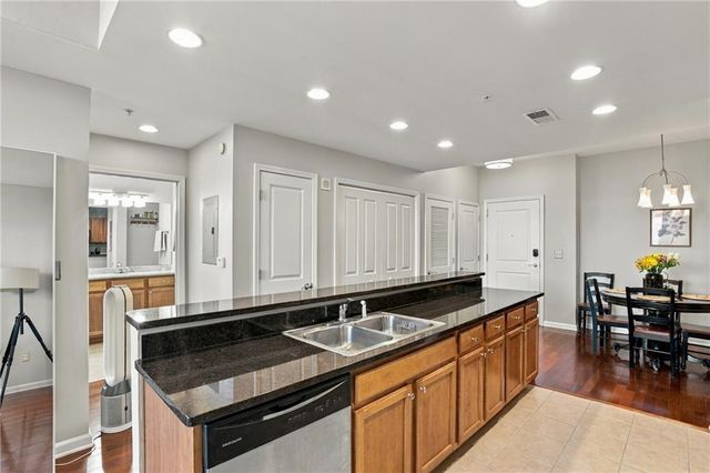 3040 Peachtree Road NW 709, Atlanta, GA 30305