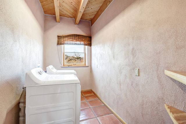 159A County Rd 155, Abiquiu, NM 87510