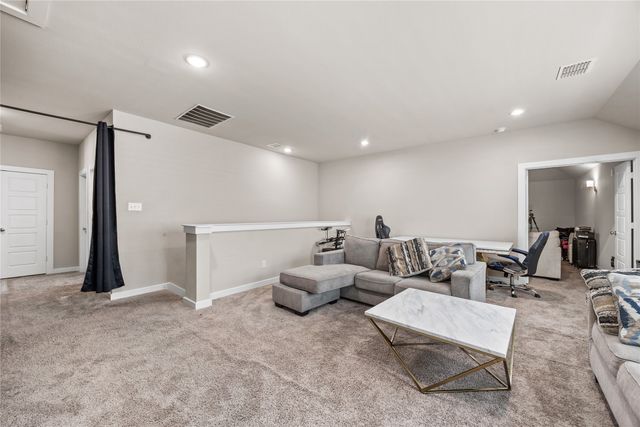 646 Olympic Way, Red Oak, TX 75154