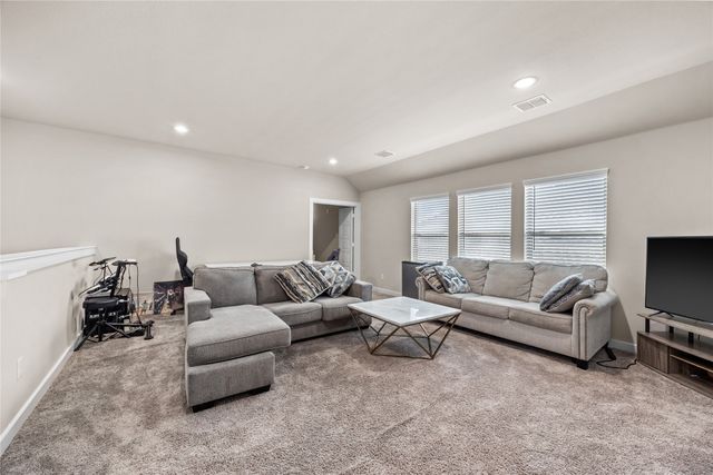 646 Olympic Way, Red Oak, TX 75154