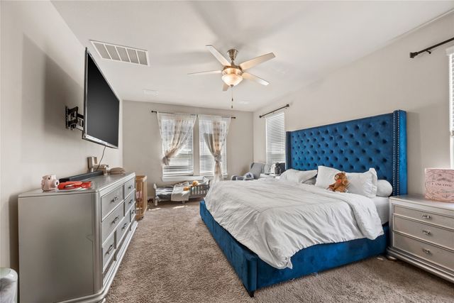 646 Olympic Way, Red Oak, TX 75154