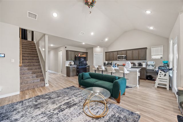 646 Olympic Way, Red Oak, TX 75154
