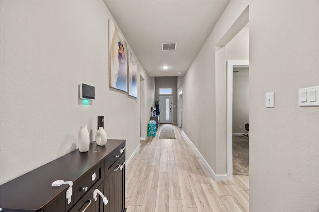 646 Olympic Way, Red Oak, TX 75154