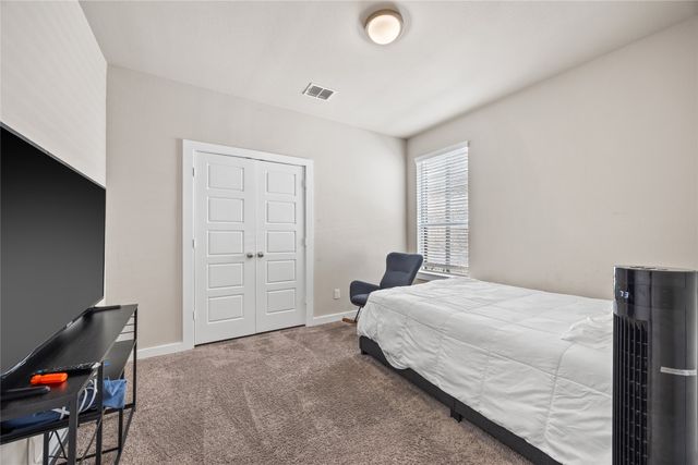 646 Olympic Way, Red Oak, TX 75154