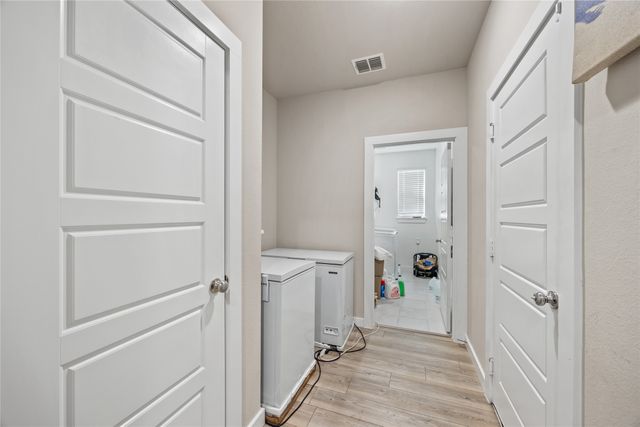 646 Olympic Way, Red Oak, TX 75154