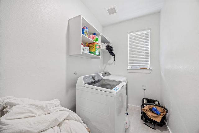 646 Olympic Way, Red Oak, TX 75154