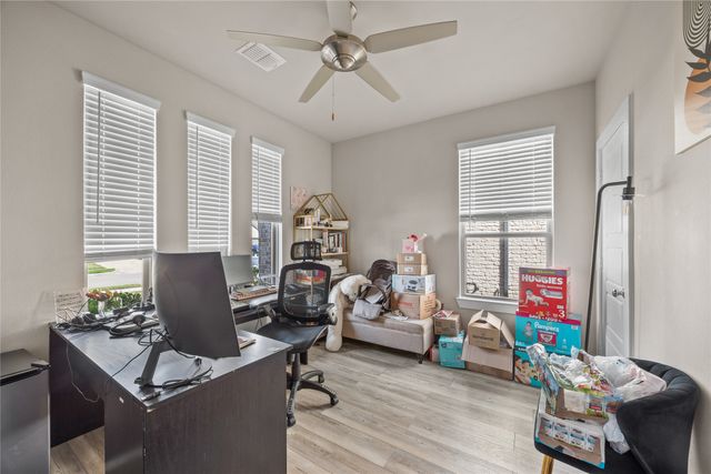 646 Olympic Way, Red Oak, TX 75154