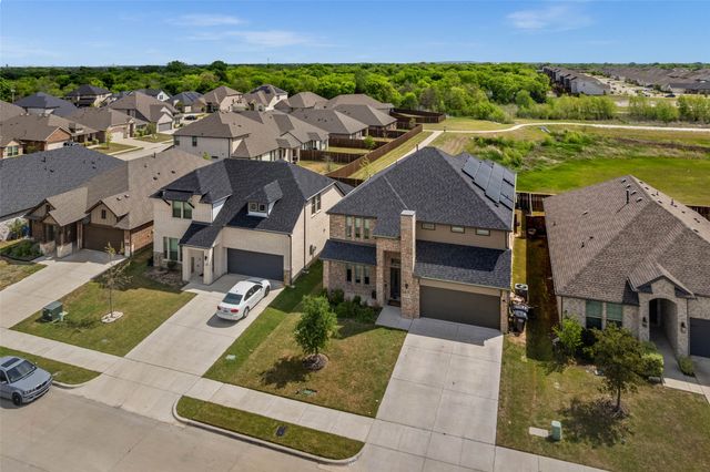 646 Olympic Way, Red Oak, TX 75154