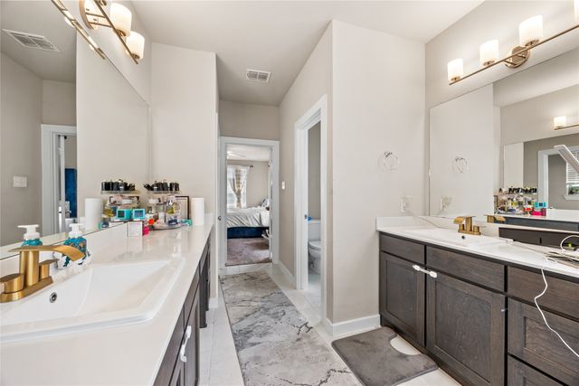 646 Olympic Way, Red Oak, TX 75154