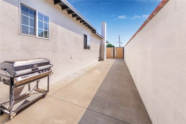 8755 Rincon Avenue, Sun Valley, CA 91352