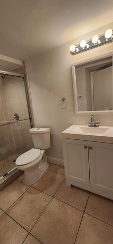 8100 Geneva Ct 233, Doral, FL 33166