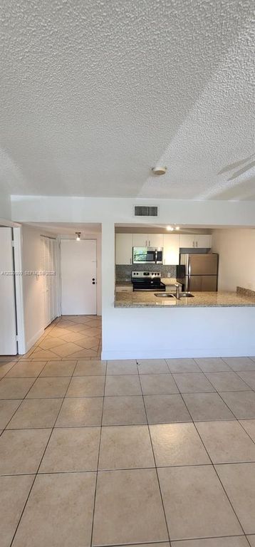 8100 Geneva Ct 233, Doral, FL 33166