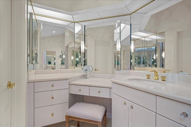 1725 Lilly Court, Highland Park, IL 60035