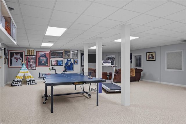 1725 Lilly Court, Highland Park, IL 60035