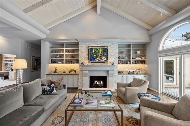 1725 Lilly Court, Highland Park, IL 60035