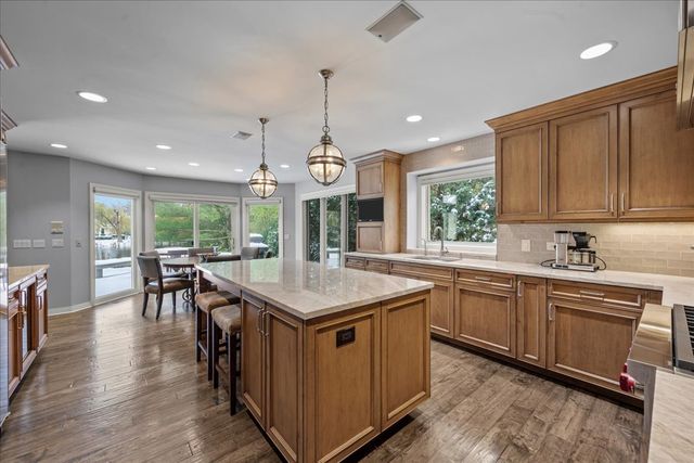 1725 Lilly Court, Highland Park, IL 60035