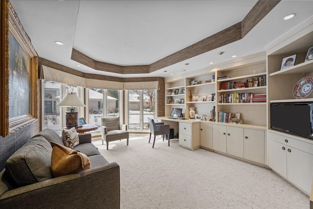 1725 Lilly Court, Highland Park, IL 60035