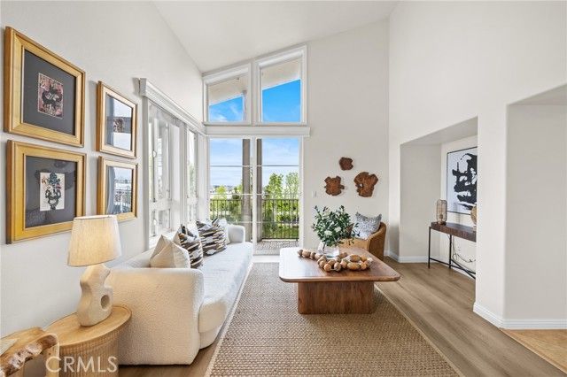 13031 Villosa Place 437, Los Angeles, CA 90094